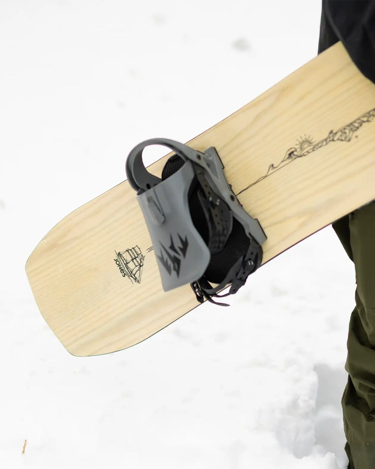 JONES　フラッグシップ161 Jones Flagship Snowboard - Outbound Mountain Gear