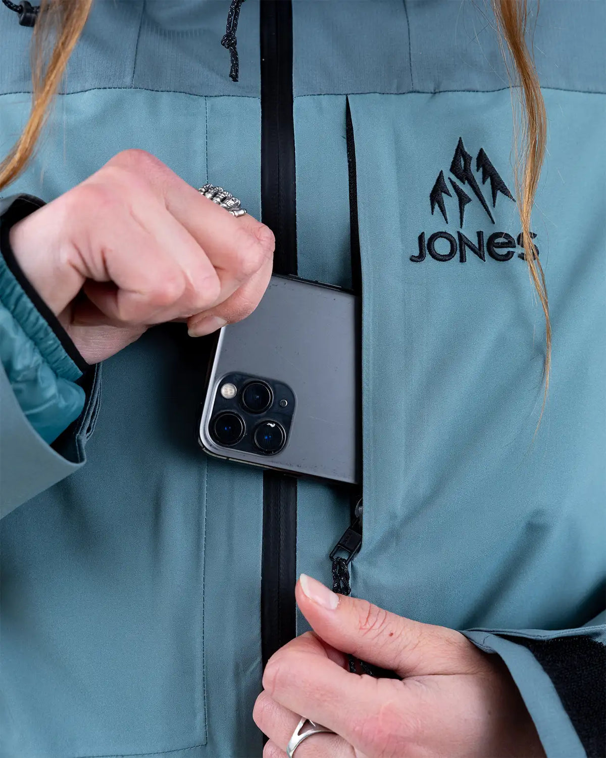Women's MTN Surf Recycled Jacket | Jones
