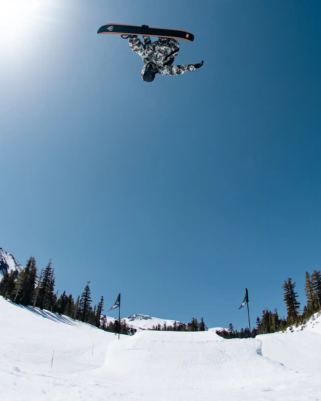 Men's Mountain Twin Pro Snowboard | Jones Men's Mountain Twin Pro Snowboard | Jones