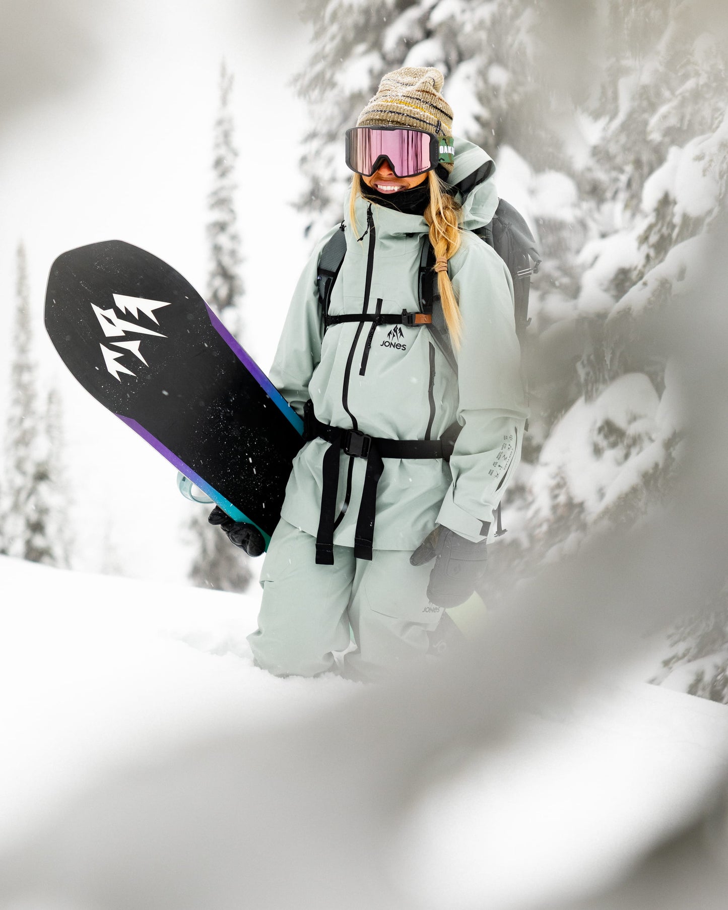 W'S FURTHER 3L STRETCH JACKET 2027 W'S FURTHER 3L STRETCH JACKET 2027 Outerwear Jones Snowboards High Performance