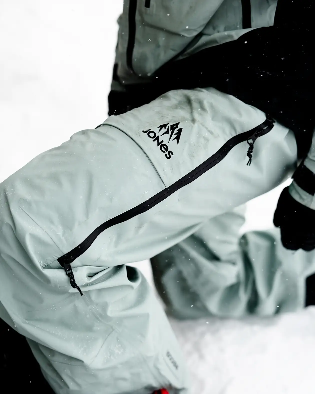 M'S HIGHER GORE-TEX 3L BIBS 2027 M'S HIGHER GORE-TEX 3L BIBS 2027 Outerwear Jones Snowboards High Performance