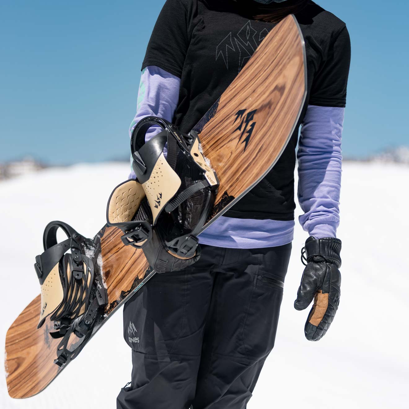 Women's Flagship Snowboard 2023 | Jones Snowboards